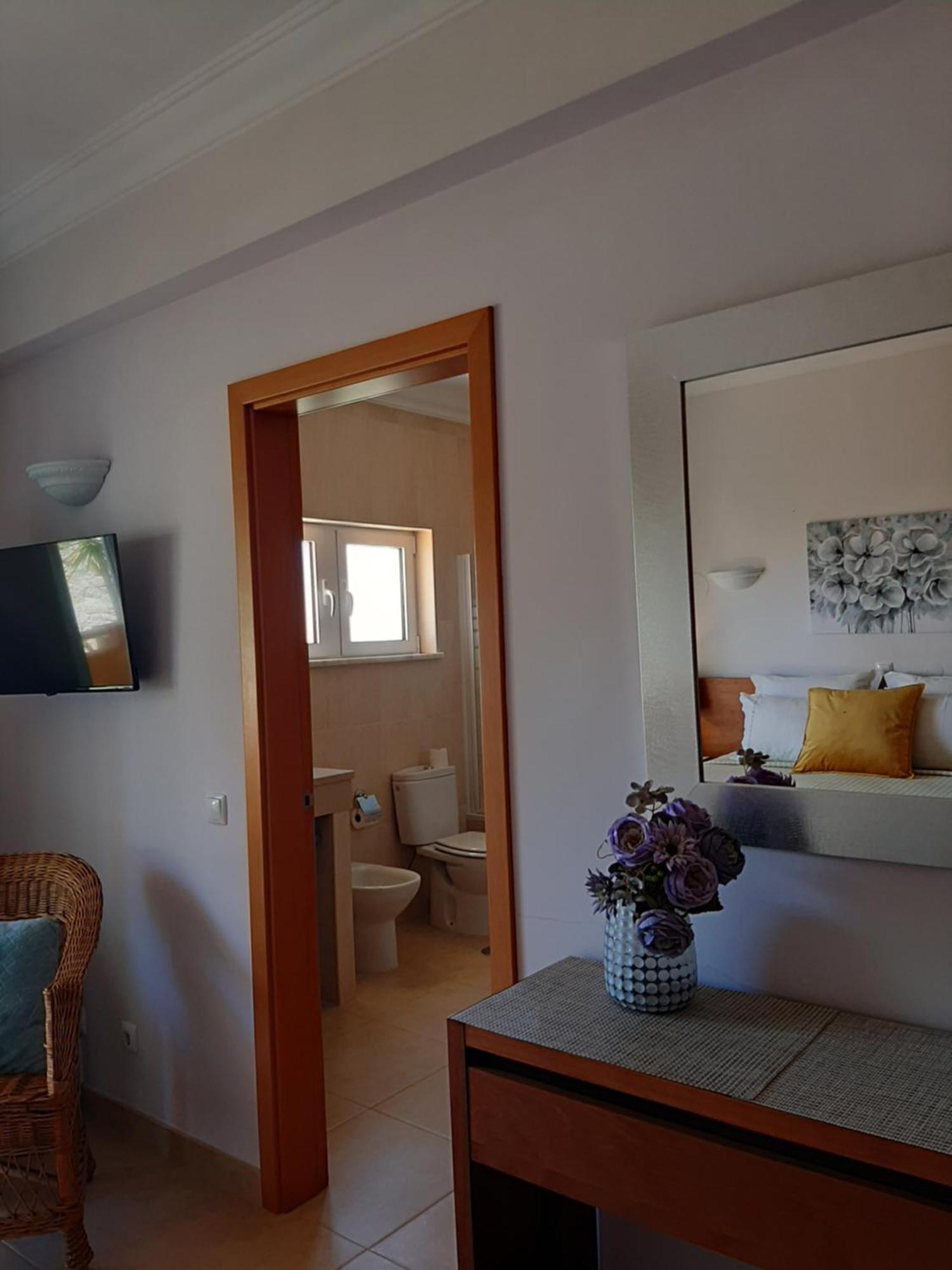 Lucie Lime Guesthouse Praia Da Luz ภายนอก รูปภาพ